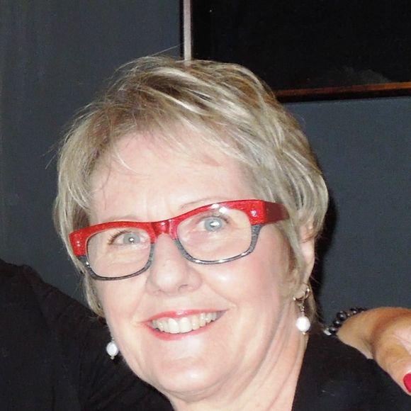 Meet your Posher, Lynda - Picture 1 of 1